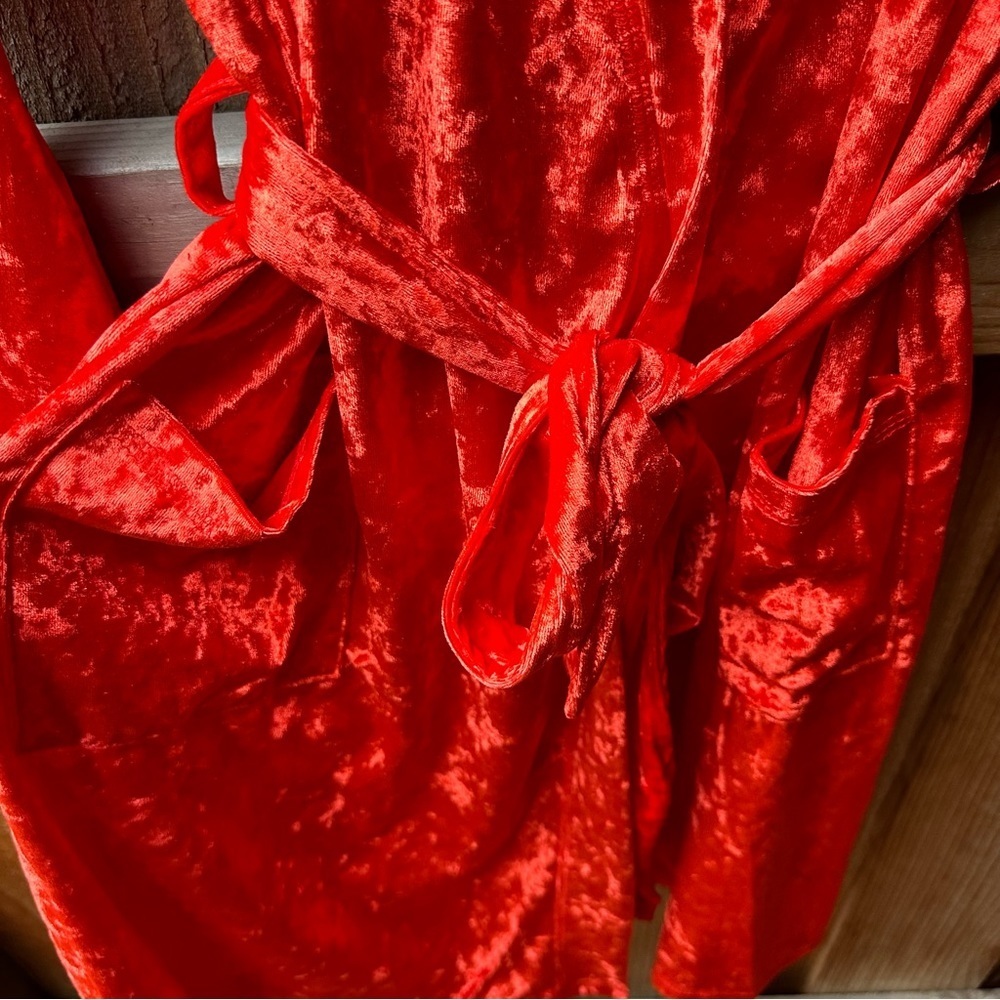 Juicy Couture Fiery Red Crushed Velvet Short Robe - Picture 7 of 8